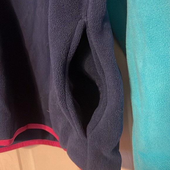 Land's End Snap Neck Pullover Heritage Fleece. Teal/turquoise and Navy Blue - Picture 5 of 8
